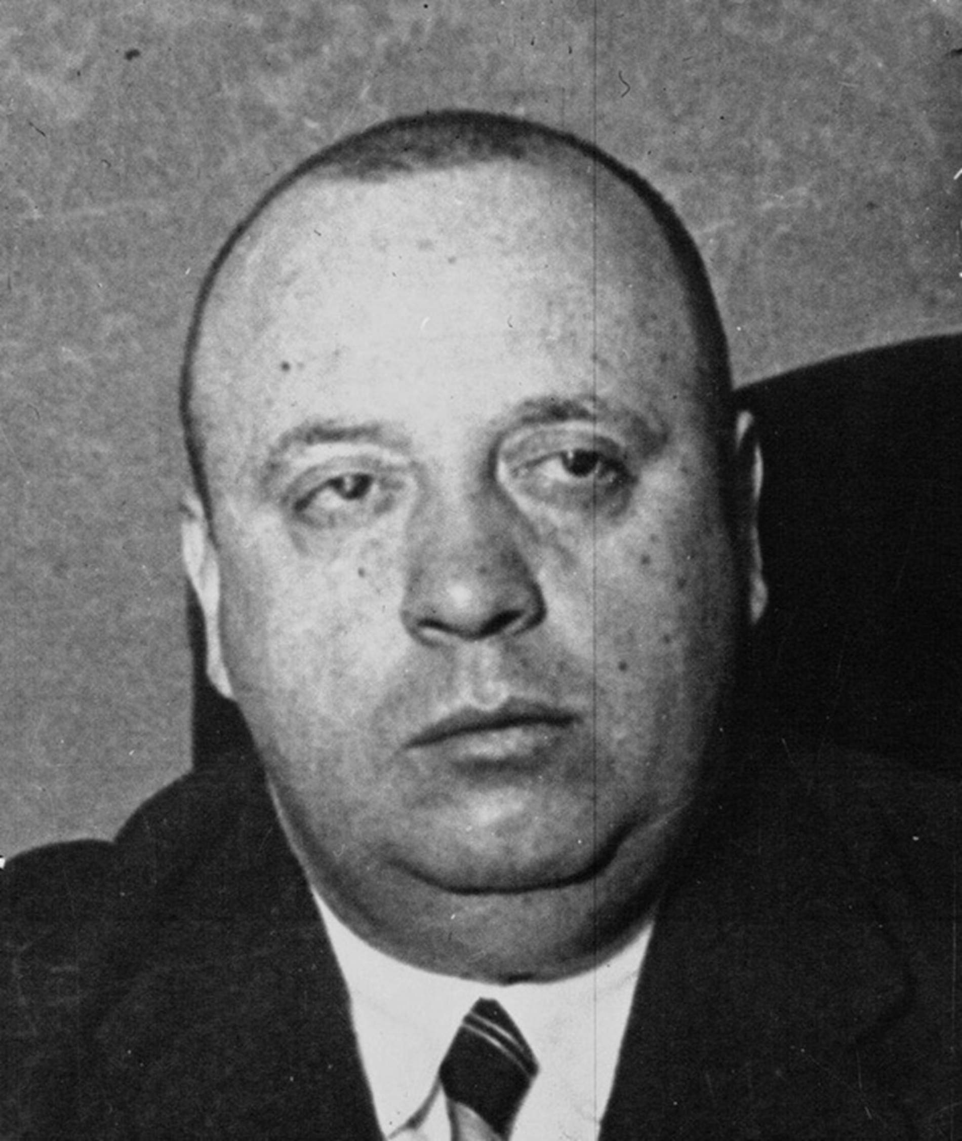 Muere Indalecio Prieto, el ministro del PSOE que hundió el principal banco catalán