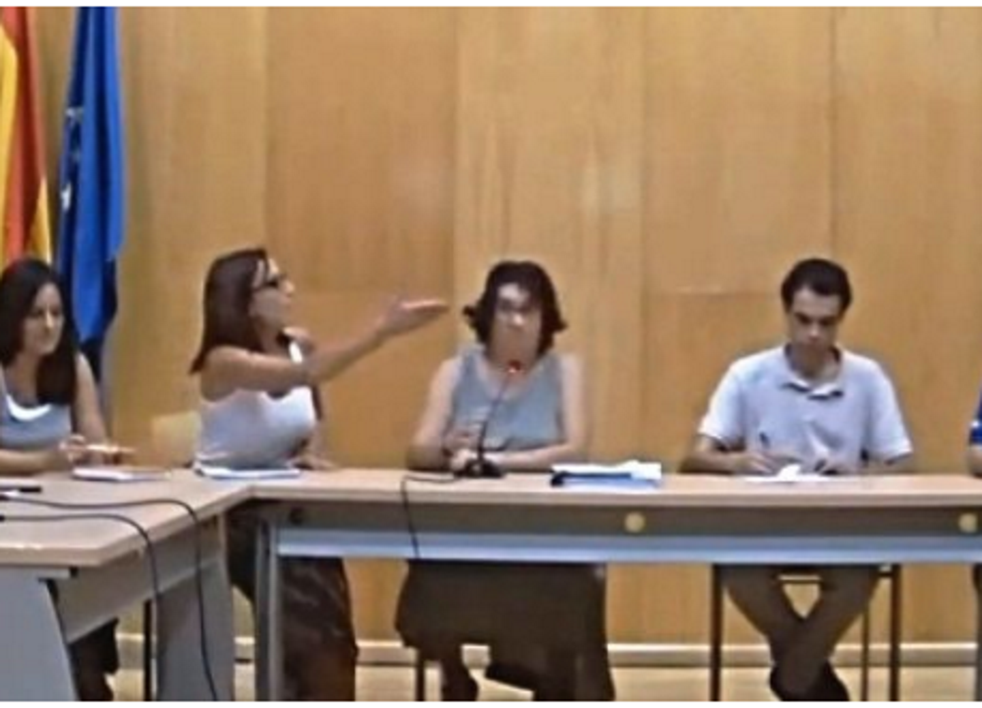 Una concejal del PP obliga a hablar castellano: "Lo dice la Constitución"
