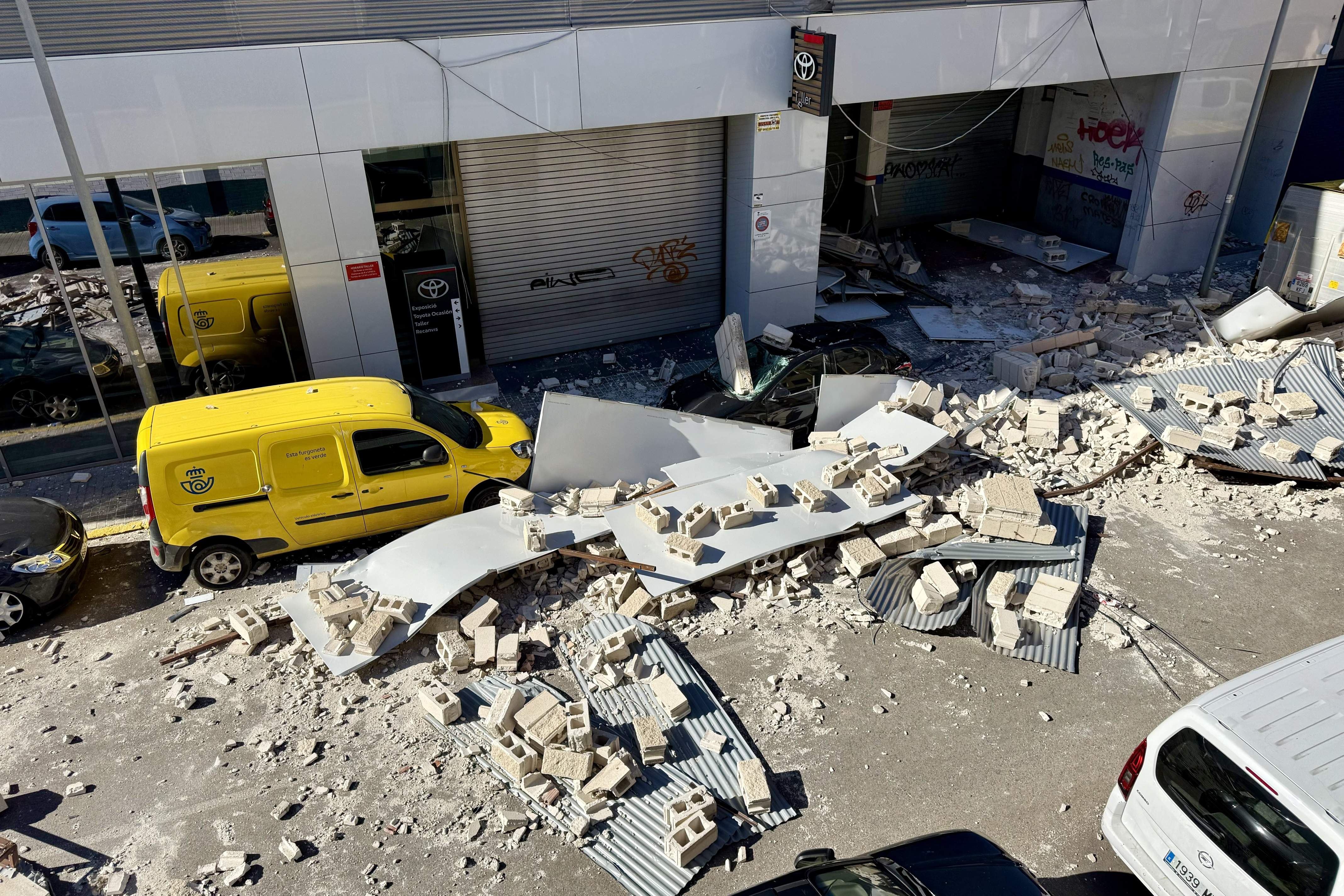 caiguda mur l'hospitalet acn