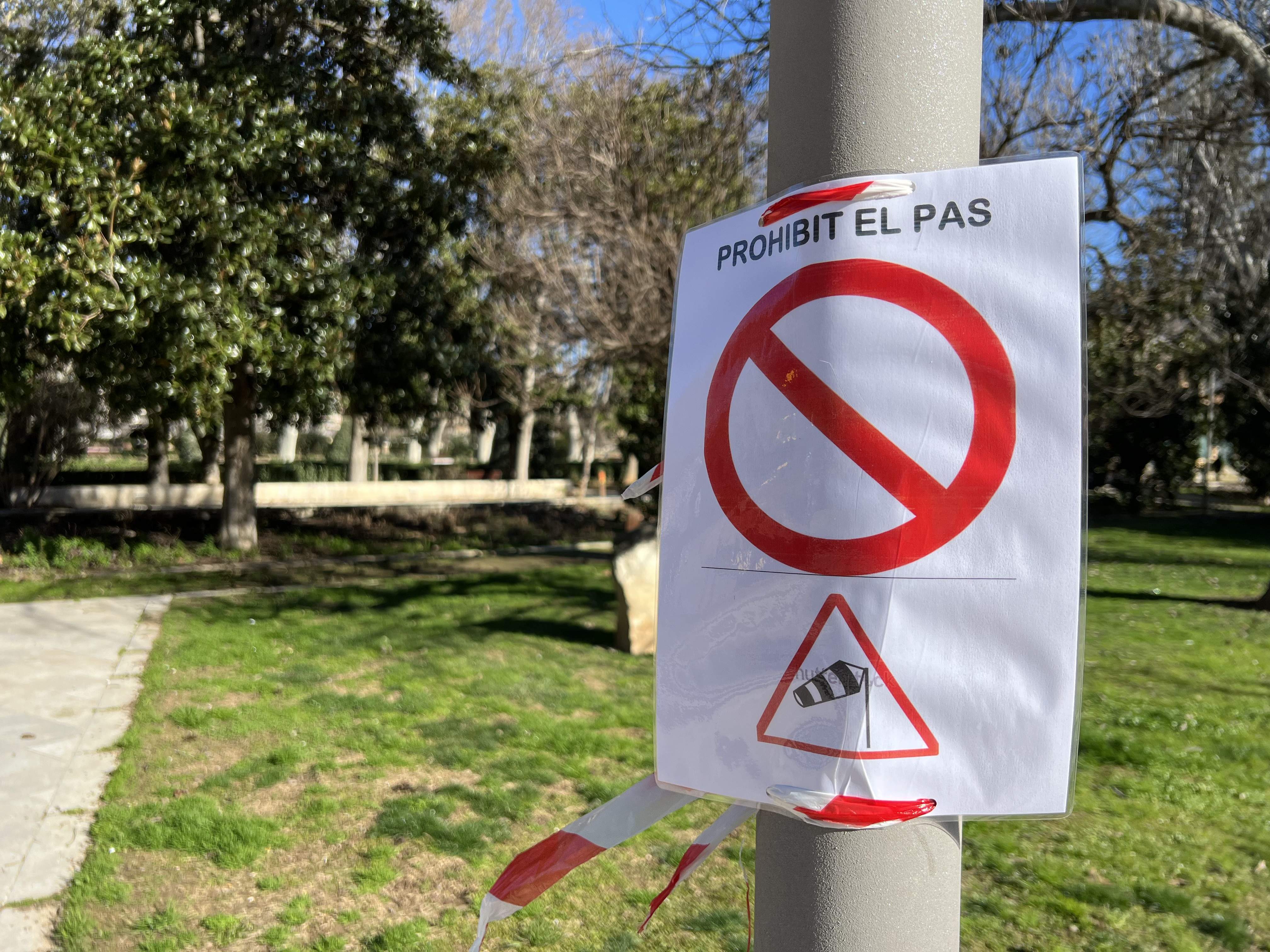 Rètol per fort vent / ACN