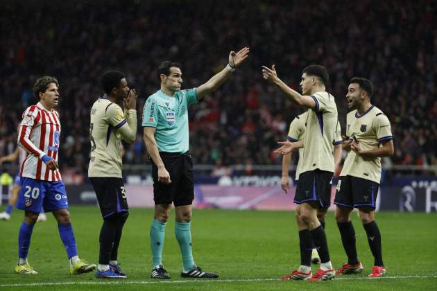 Atletic de Madrid Barça Martinez Munuera / Foto: EFE Atletic de Madrid Barça Martinez Munuera / Foto: EFE