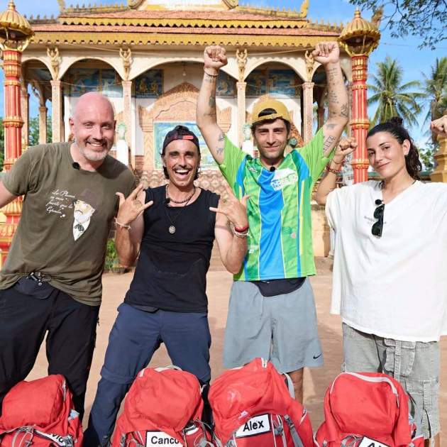 Alba Paúl i Àlex Domènech juntament amb Canco Rodríguez i David Pulido, una altra parella de 'Pekin Express'/ Instagram