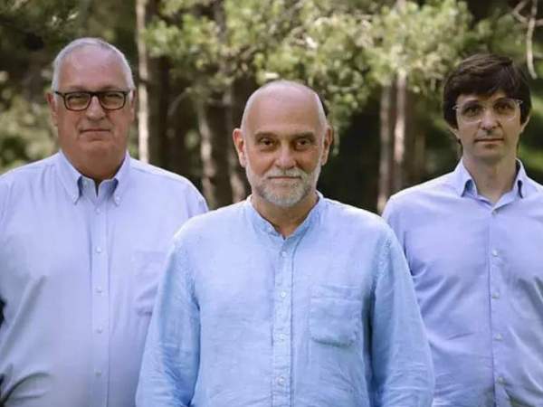 Joan Boix, conseller delegat, amb el seu germà Josep Maria Boix, president; i el director general del grup Boix, Carles Martí.