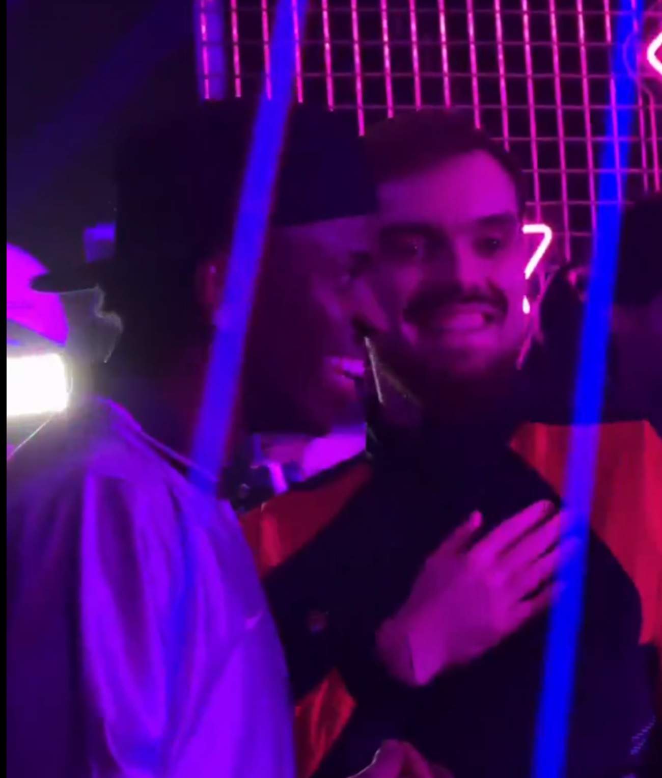 La reacción viral de Vinícius cuando le dicen que el Barça va perdiendo 4-0 contra el Atlético