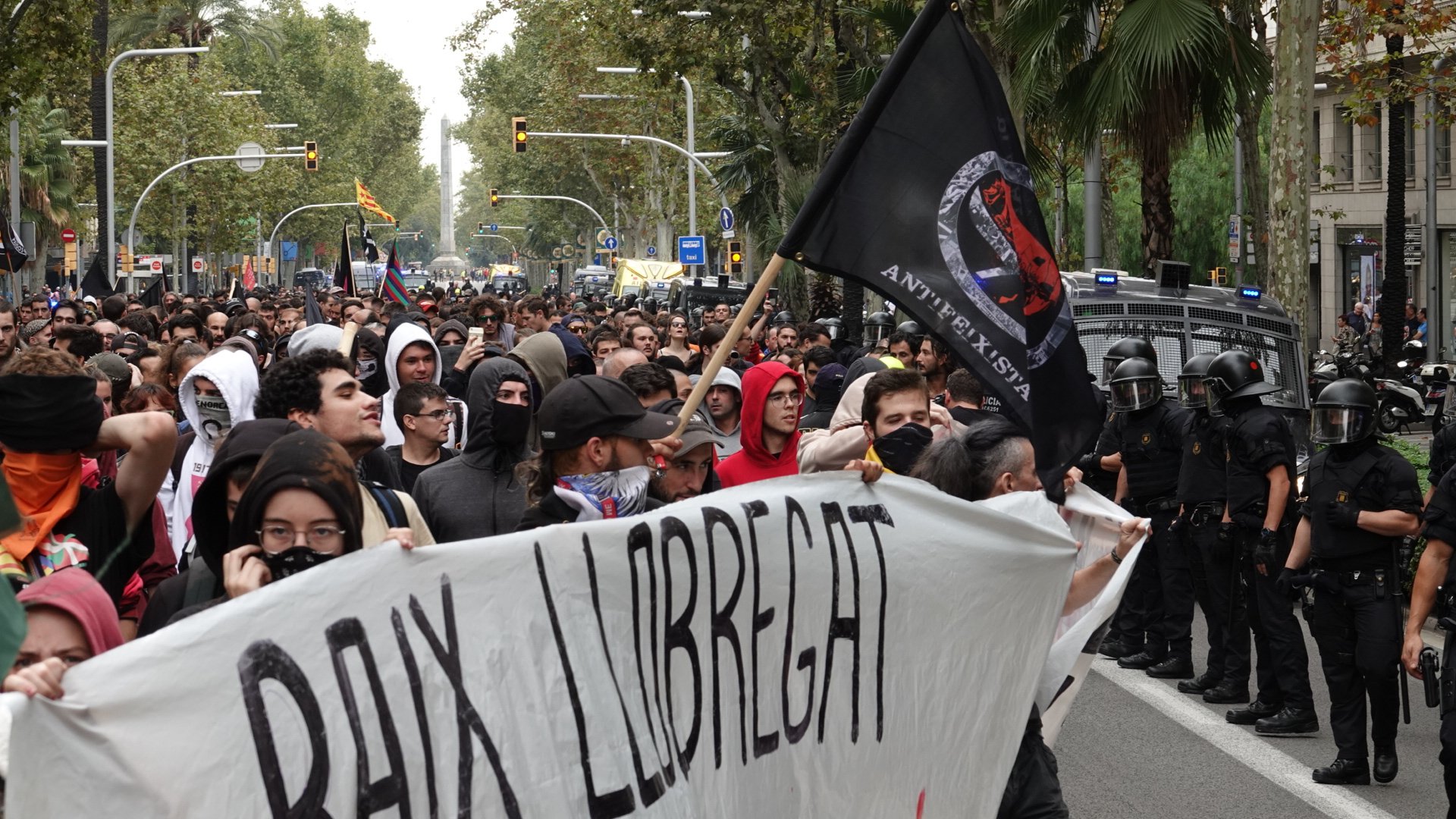 El antifascismo planta cara al 12 de octubre