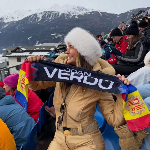 Laura Escanes con la bandera de Andorra de Joan Verdú / Instagram Laura Escanes con la bandera de Andorra de Joan Verdú / Instagram