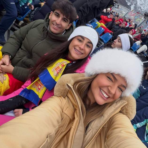 Laura Escanes con sus dos cuñados / Instagram Laura Escanes con sus dos cuñados / Instagram