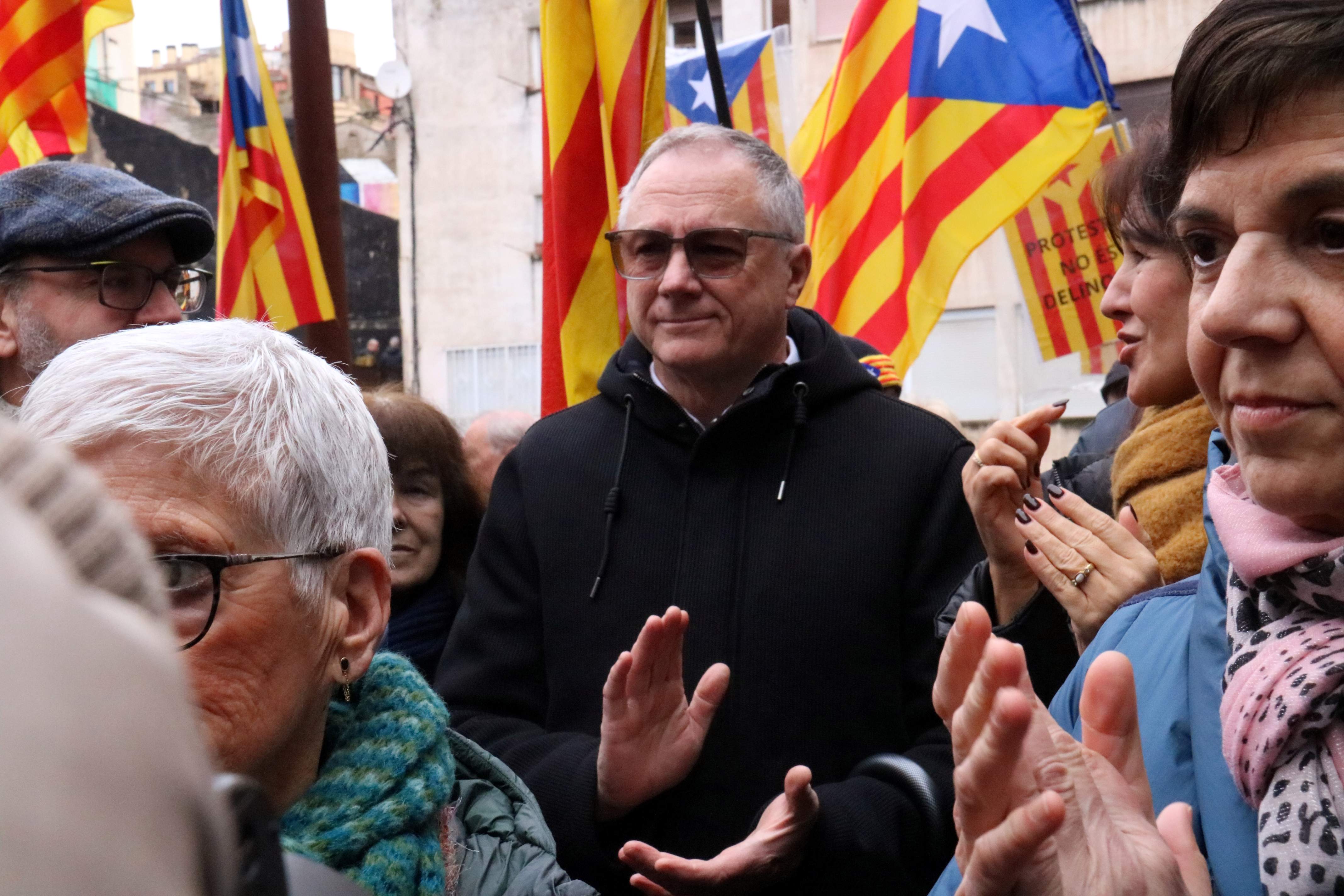 Archivan la causa contra un socio de la ANC por pegar a un mosso en la protesta contra el rey en Montserrat