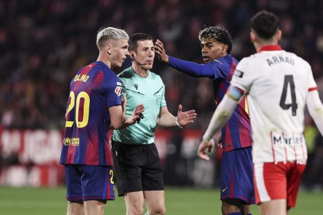 El Barça protesta una decisió de Soto Grado / Foto: Europa Press