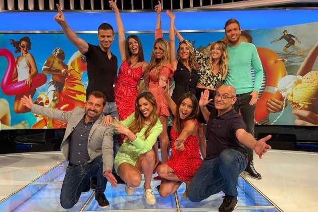 Patricia Benítez i els seus companys a 'Aruser@s' IG