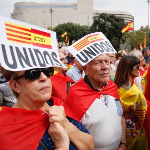 Split emerges within anti-Catalan independence movement