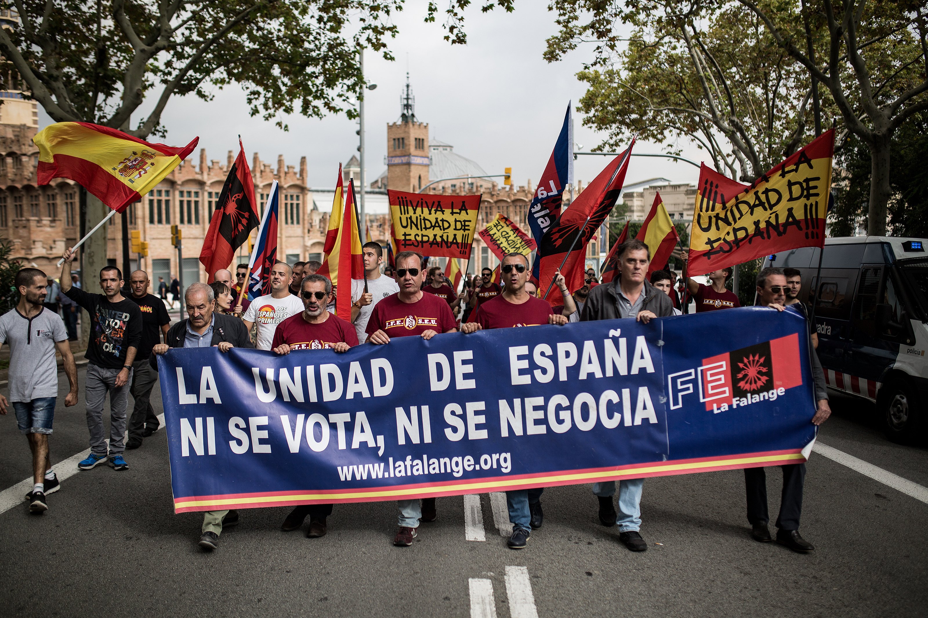 Més ultradreta a l'Eurocambra: ara una conferència de Falange i Democracia Nacional