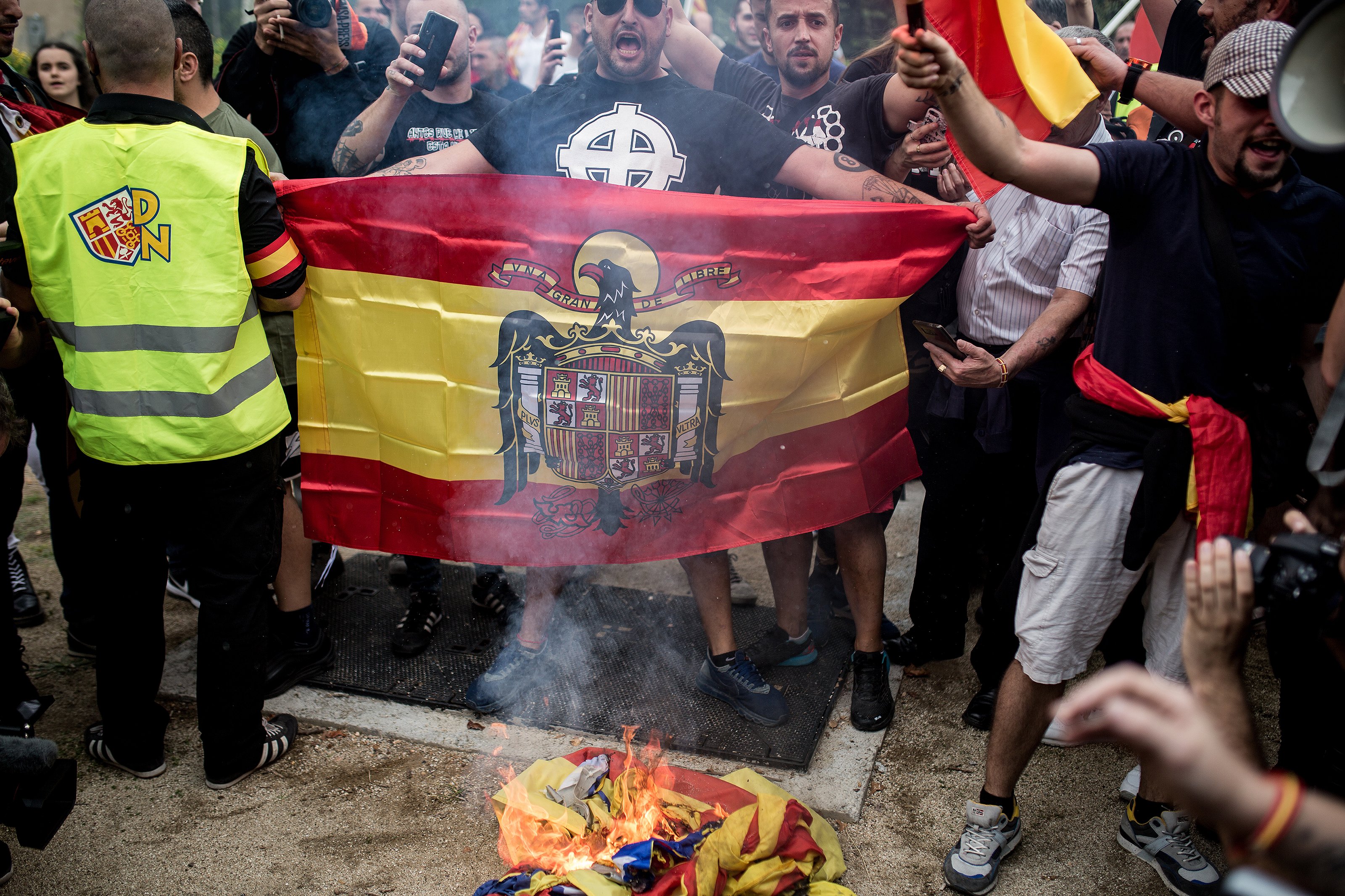 Creus que a les manifestacions espanyolistes hi ha massa extrema dreta?