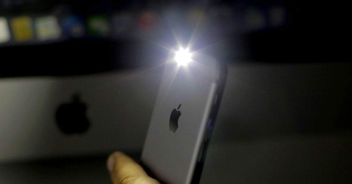 Cómo apagar la linterna de un iPhone sin tener que desbloquearlo