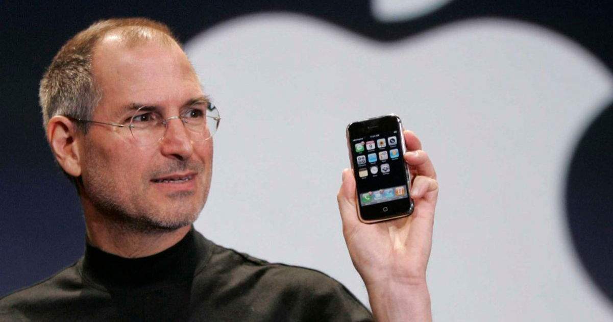 Steve Jobs obligó a cambiar la pantalla del iPhone original tras su presentación: "necesitamos cristal"