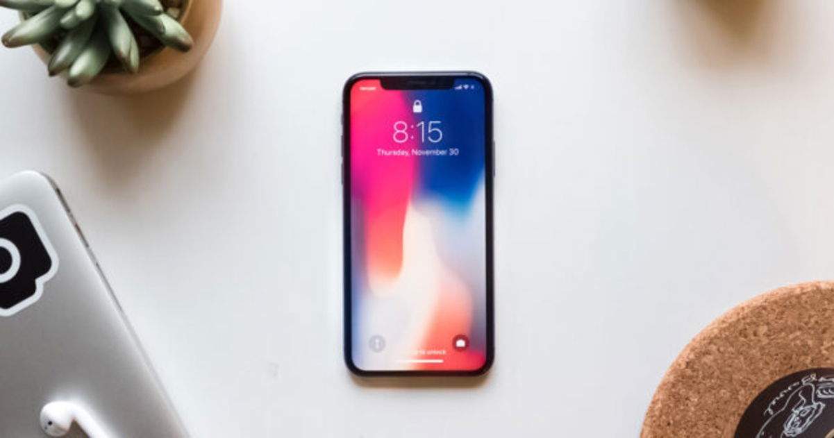 Esta semana te recomendamos los wallpapers de cada versión de iOS en modo oscuro