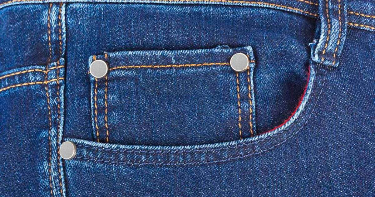 Cuando Steve Jobs mostró al mundo para qué valía exactamente el pequeño bolsillo de los vaqueros