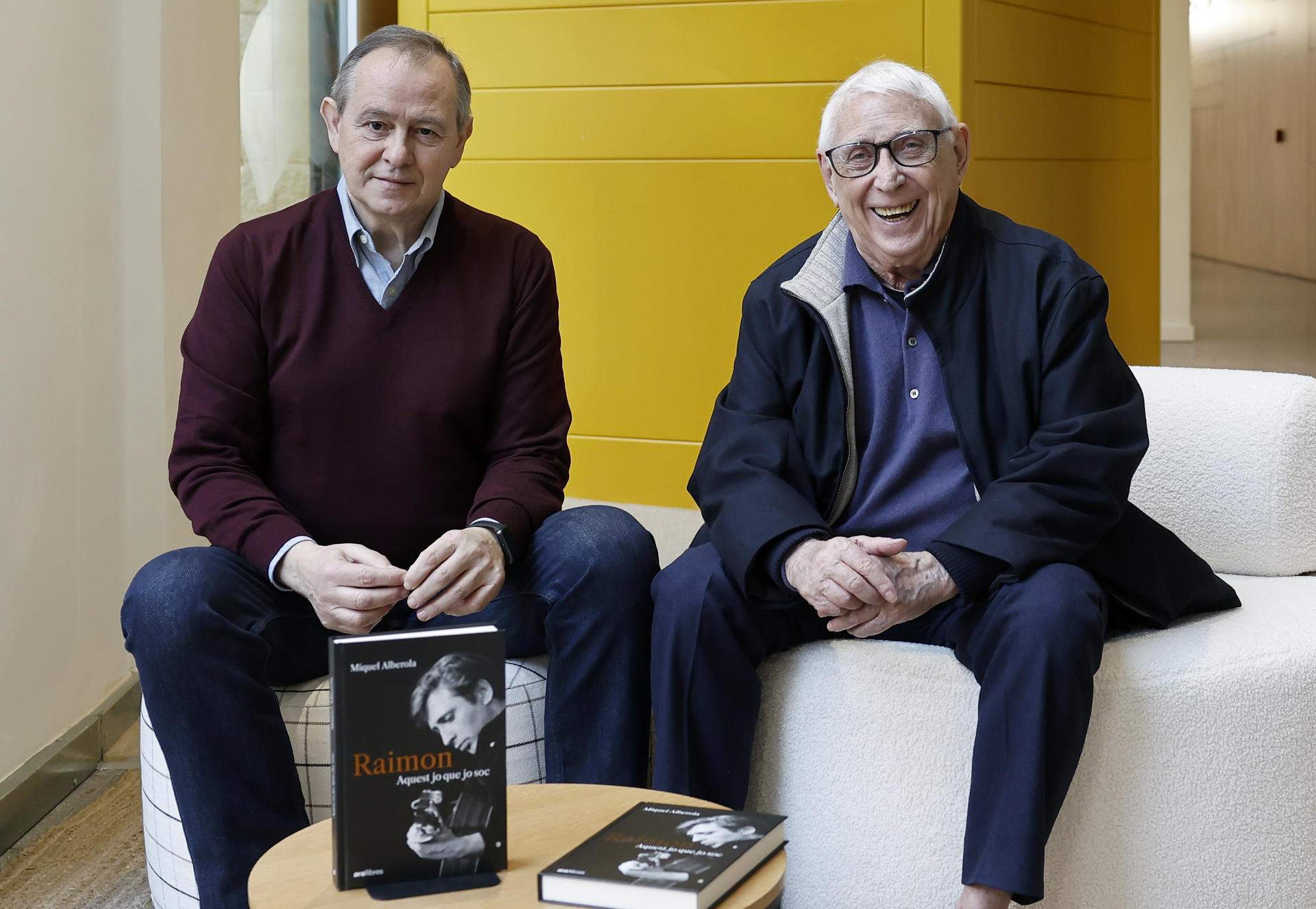 Una nueva biografía desgrana el "fenómeno complejísimo" de Raimon, una figura "siempre incómoda"