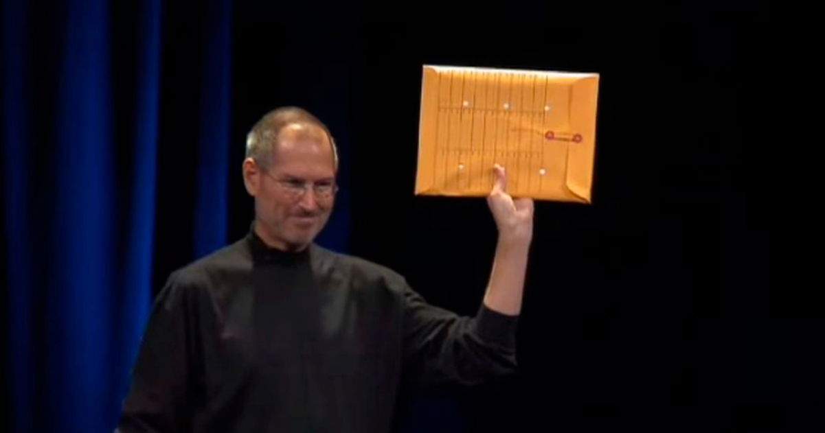 Dentro de este sobre que mostró Steve Jobs estaba el futuro de los ordenadores