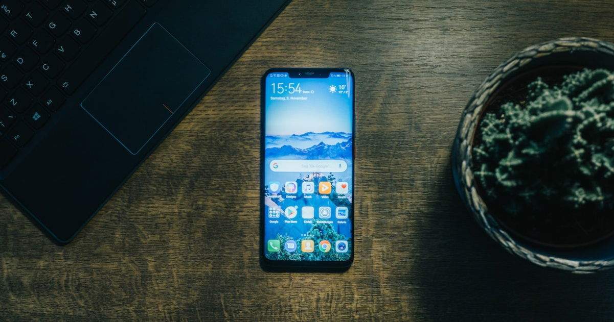 Tim Cook espera que el iPhone SE atraiga a los de la competencia: “es más potente que los smartphone Android”