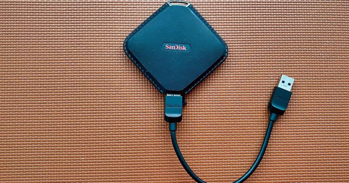 Estos son los accesorios imprescindibles que utilizo en mi MacBook Pro: disco duro externo