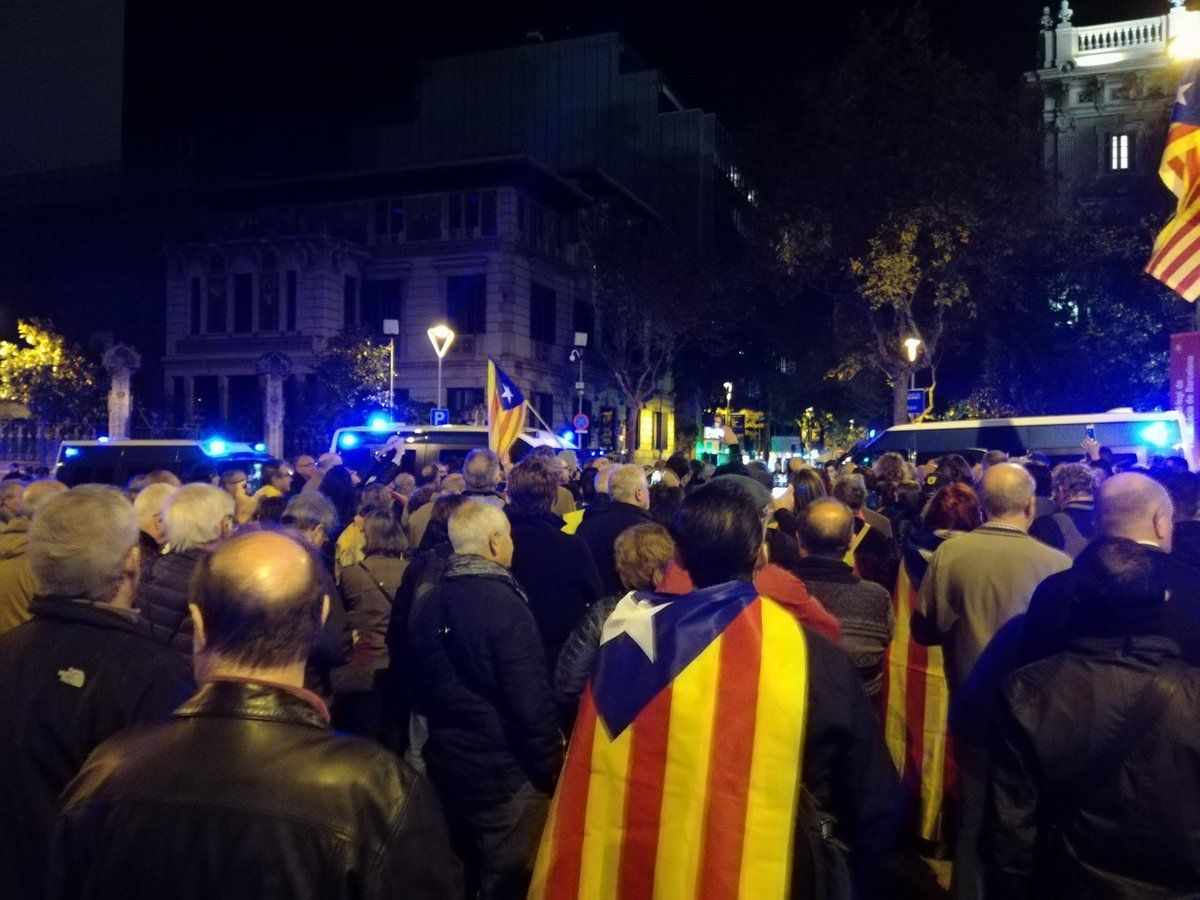 Pitada ante la Delegación del Gobierno en apoyo a Espot