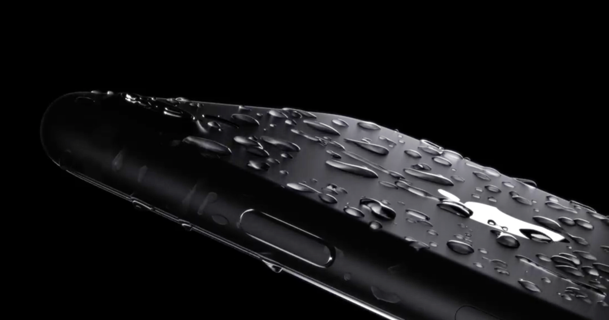 Apple vol fer l'iPhone més resistent a l'aigua amb certificació IP69K