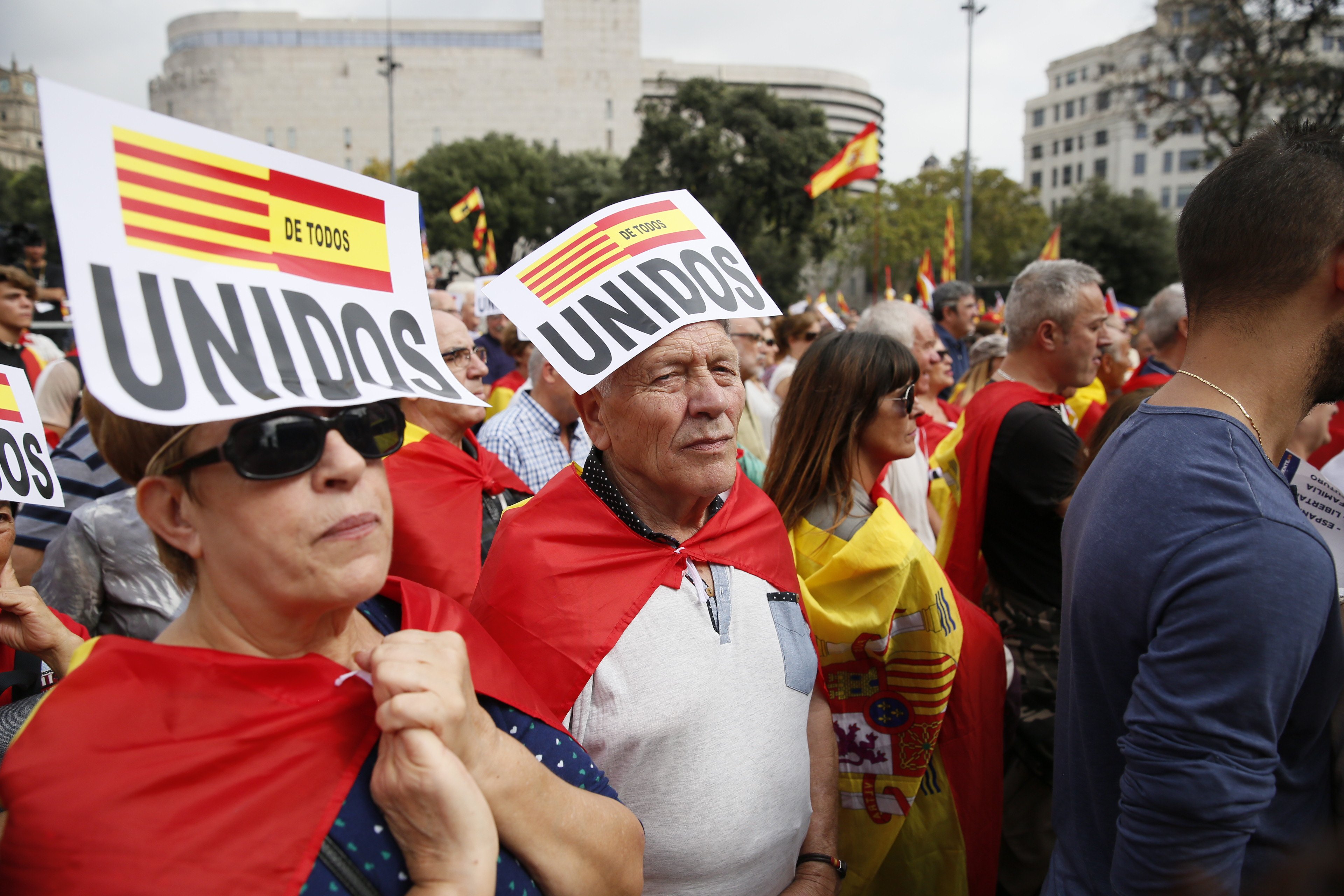 El unionismo se resquebraja en Barcelona, con 5 opciones y poco acuerdo