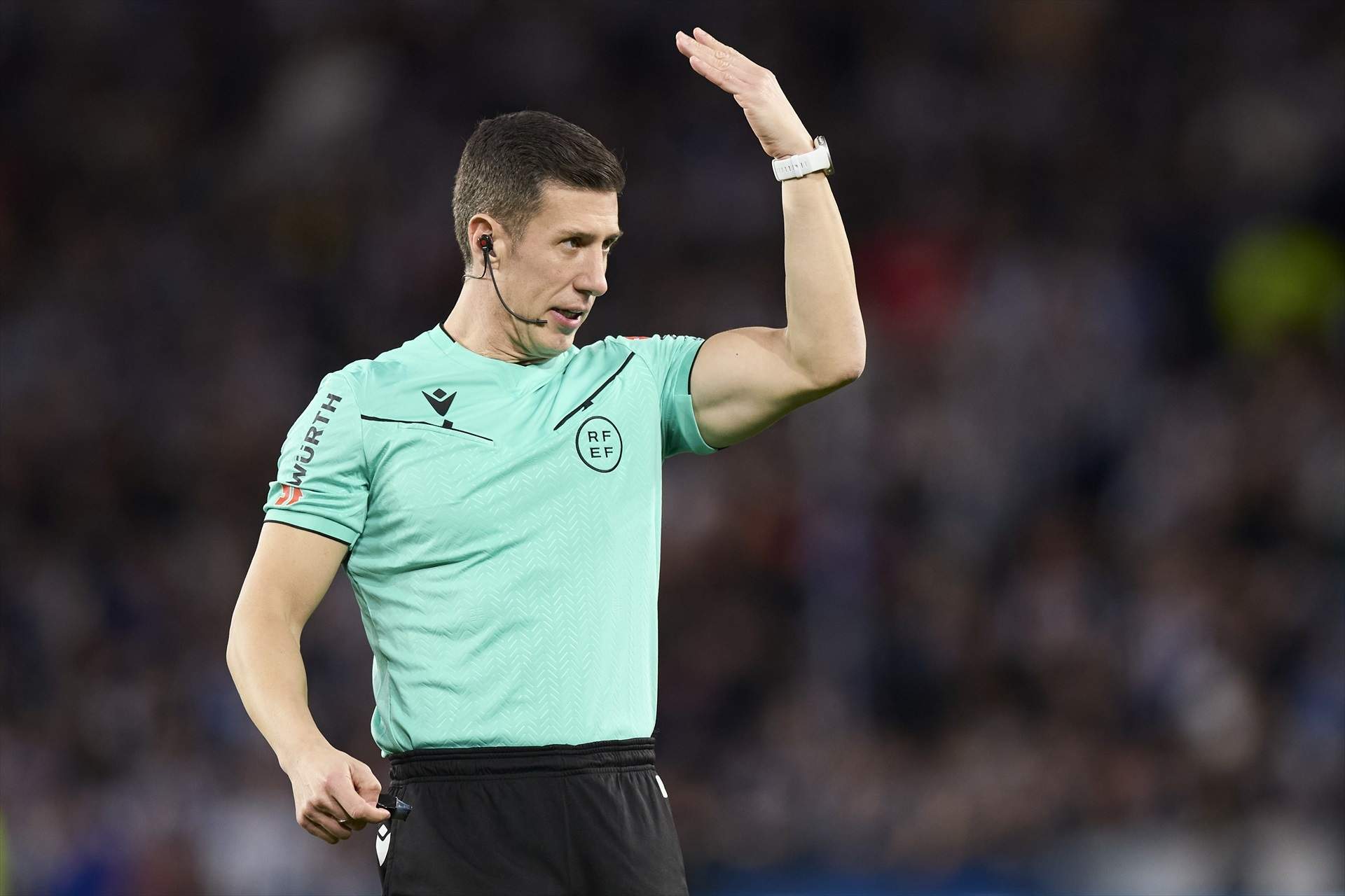 El planeta futbol al·lucina amb l'arbitratge del Girona - Barça: "Sense xiulet i sense revisió"