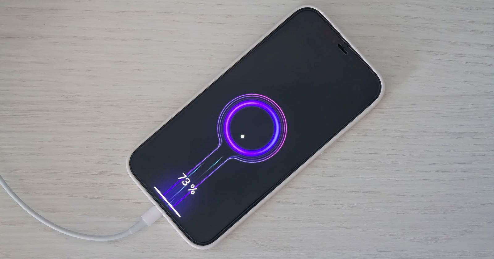 Com tenir animacions en carregar la bateria a l'iPhone com a Android