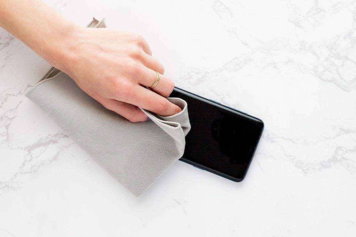 Apple adverteix: NO utilitzis peròxid d'hidrogen per netejar els seus productes