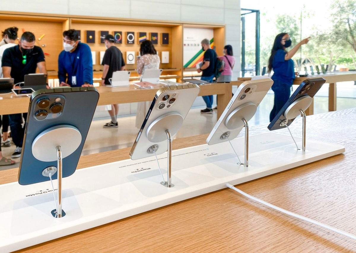 Las Apple Store tienen un nuevo dock MagSafe para los iPhone