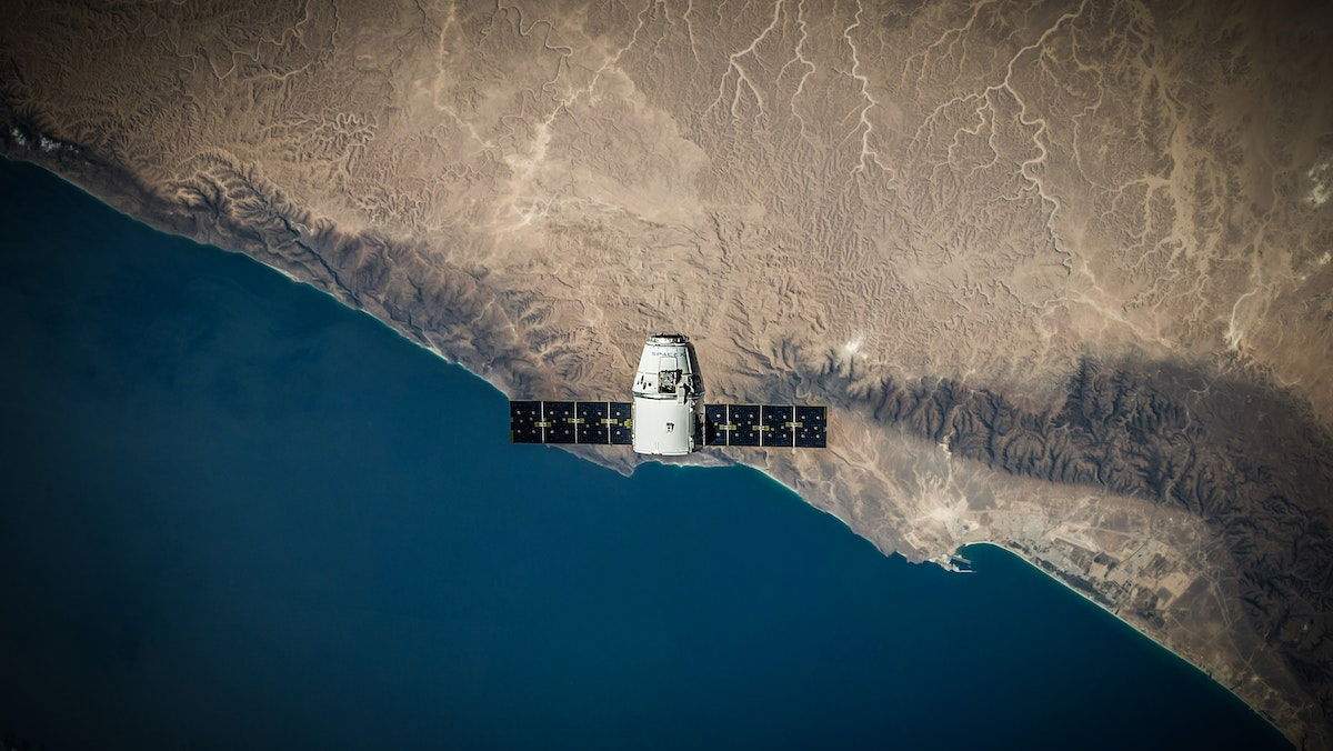 Los iPhone 13 tendrán conexión satélite para llamar a emergencias