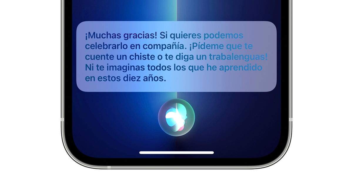 Siri compleix avui 10 anys i Apple ho celebra amb acudits i respostes nous