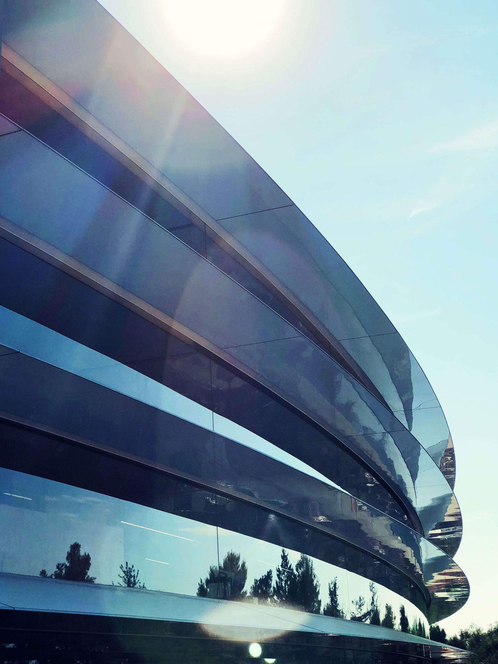 Volkswagen "le roba" a Apple su jefe de baterías