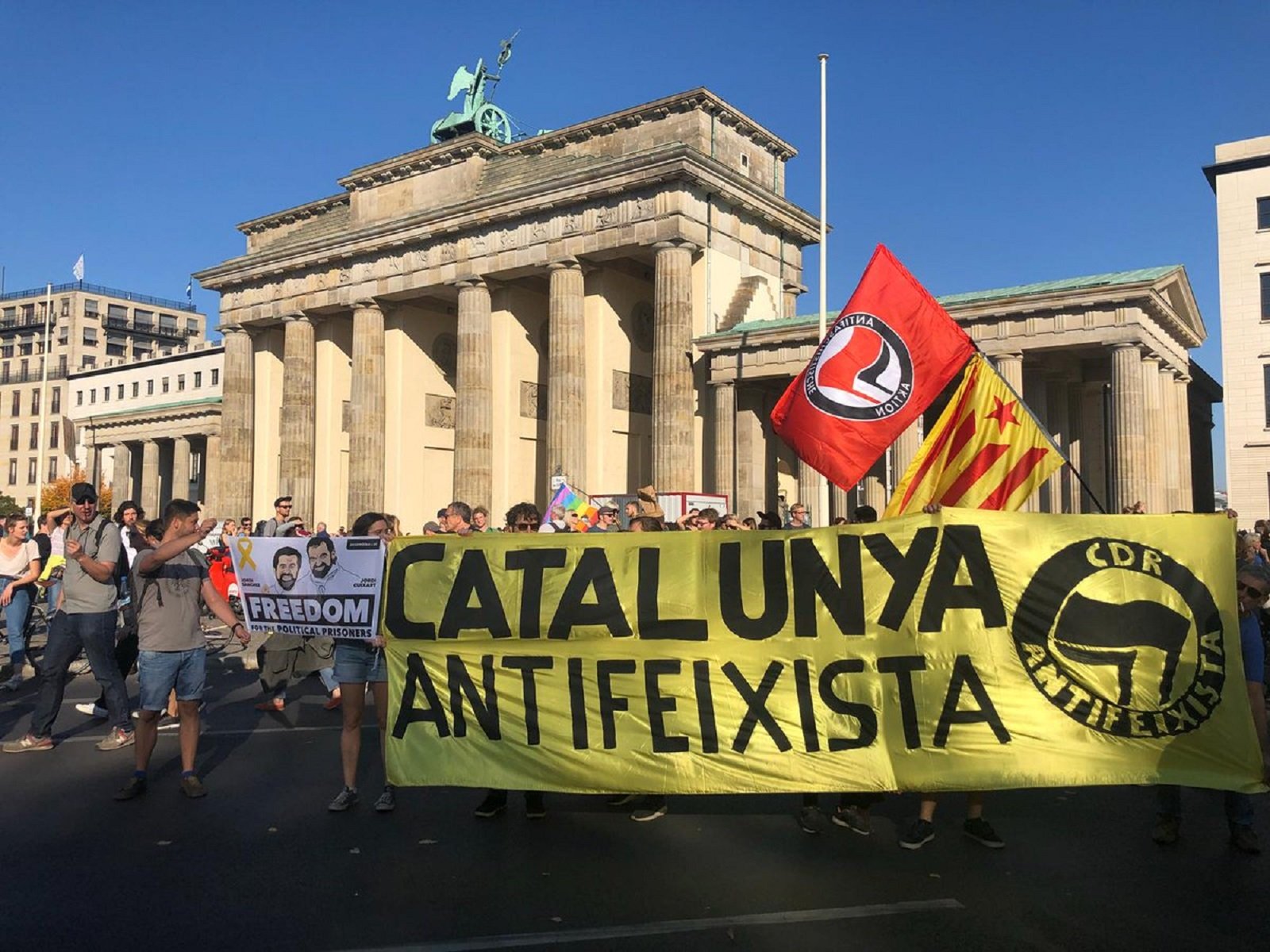 Catalunya, present a la massiva manifestació antifeixista de Berlín
