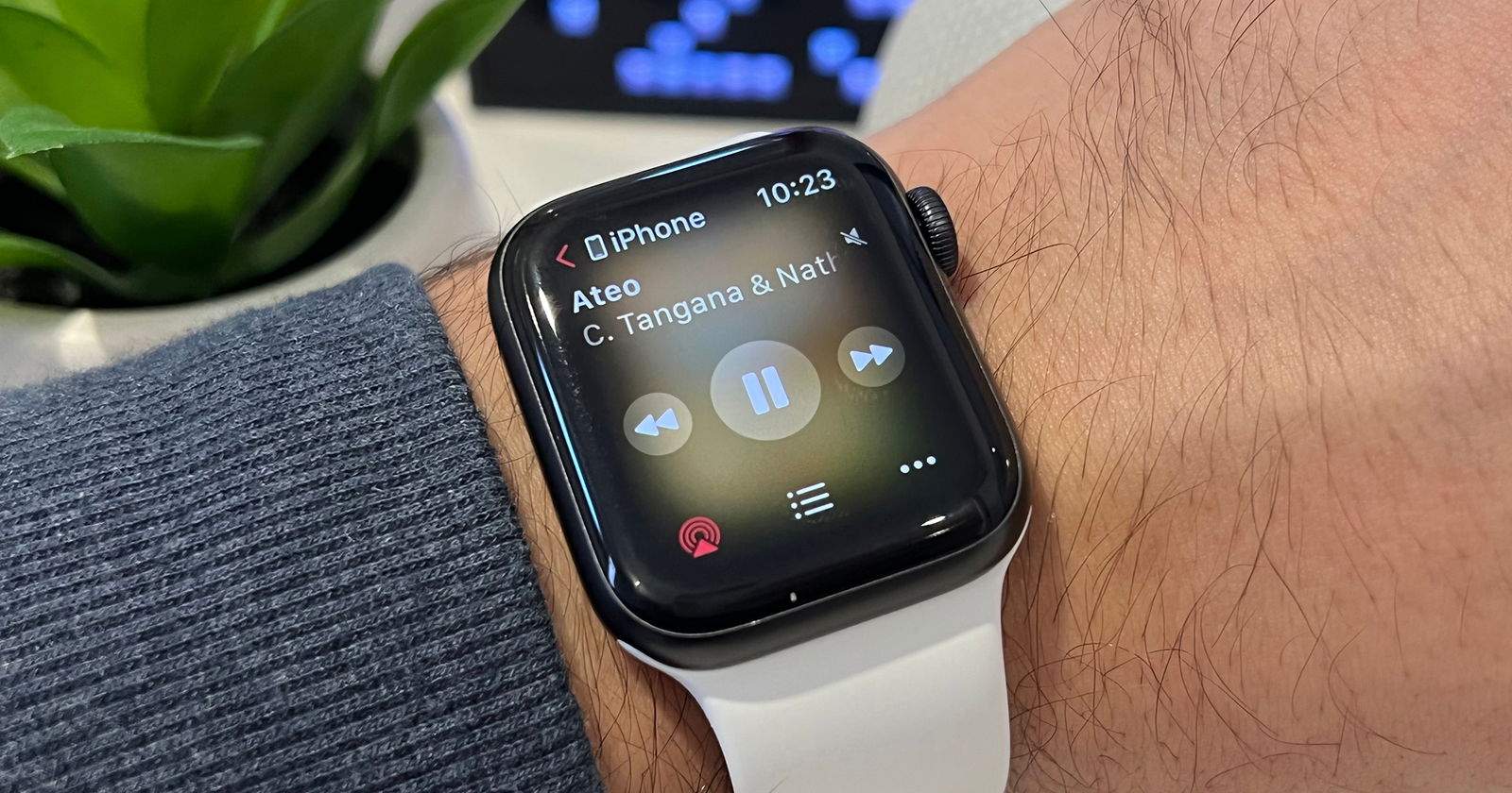 Com fer que el reproductor de música de l'Apple Watch no aparegui automàticament