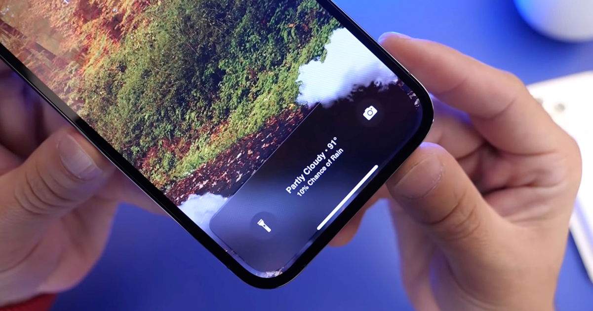 Truc per posar el temps a la pantalla de bloqueig de l'iPhone