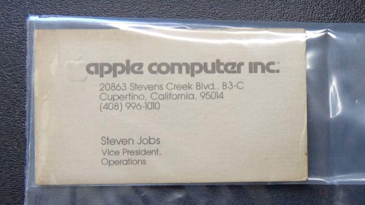 A subhasta una rara targeta de visita de Steve Jobs de 1979