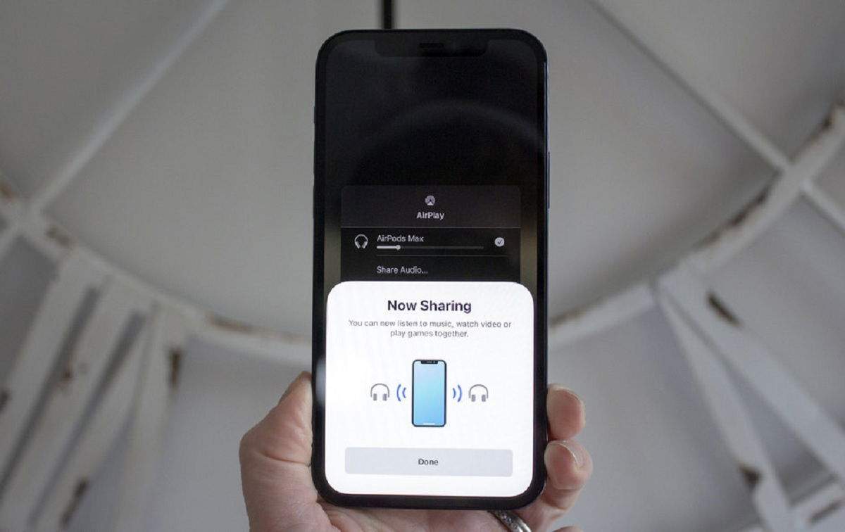 Com connectar dos AirPods a un mateix iPhone o iPad