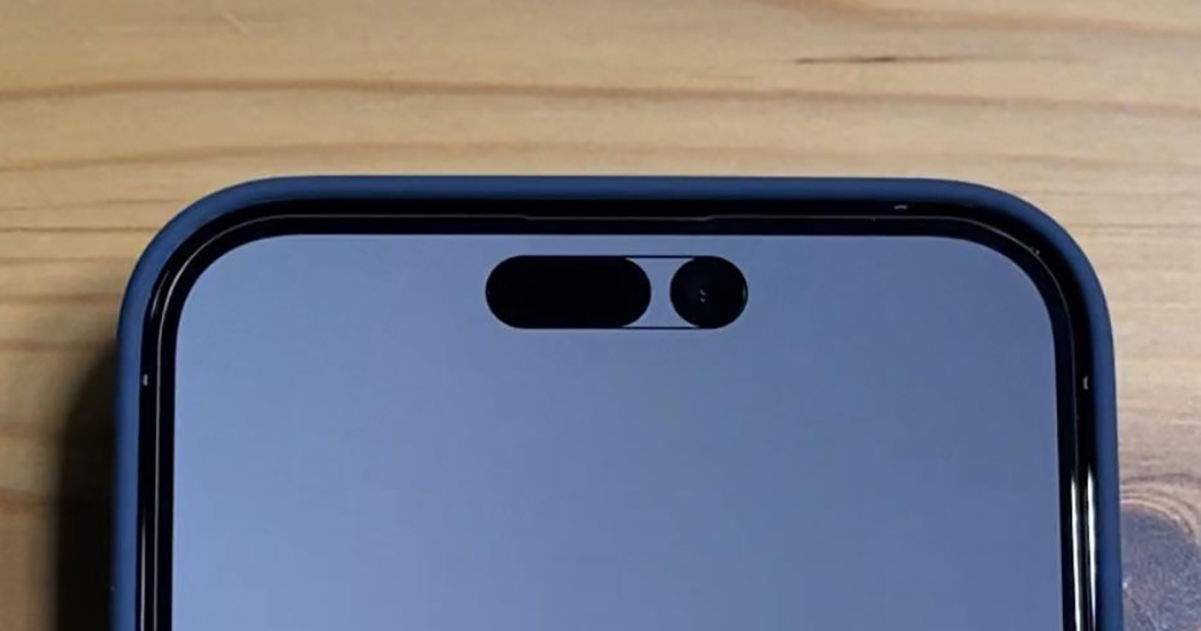 El petit truc per desactivar la illa dinàmica de l'iPhone 14 Pro i mostrar els dos forats