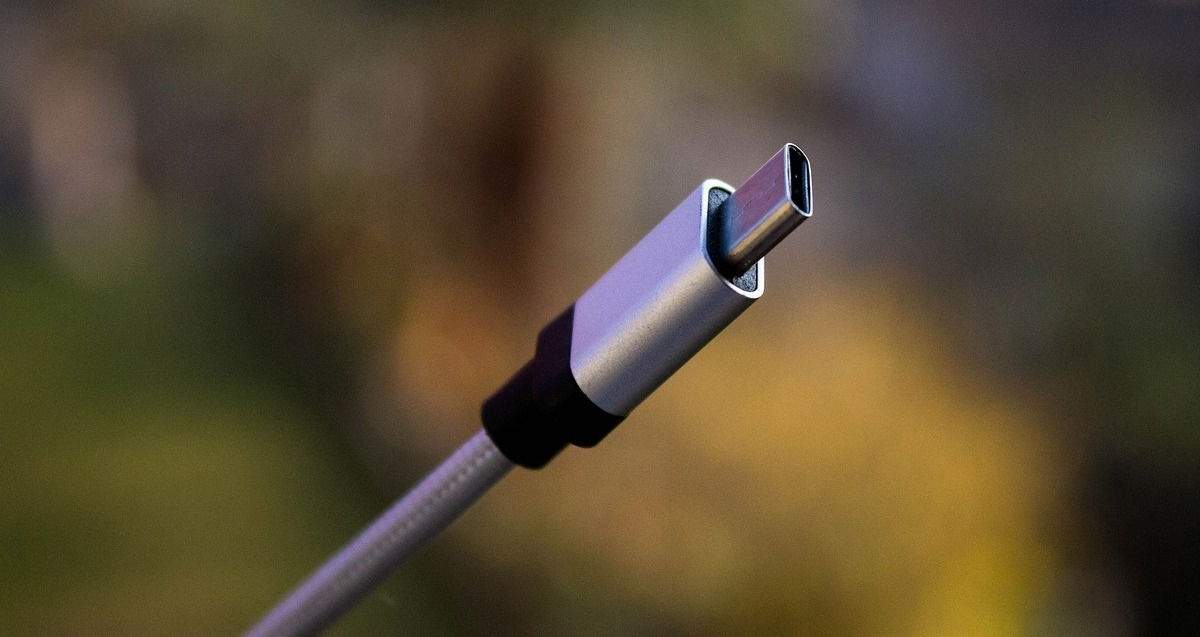 Los AirPods y los accesorios del Mac se pasarán al USB-C en 2024
