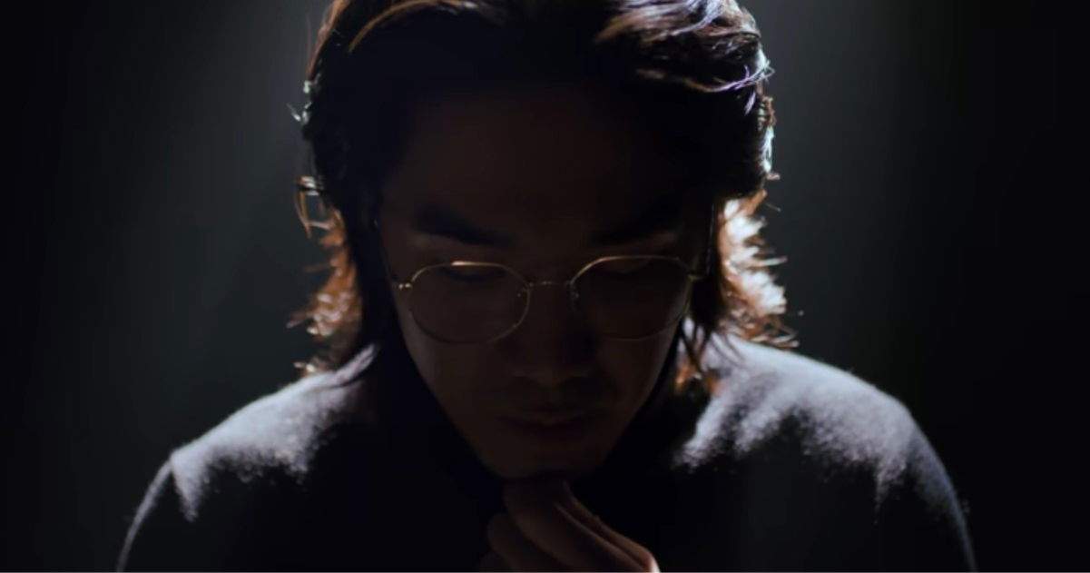 Esta parodia de Apple presentando unas persianas es lo más fascinante que verás hoy