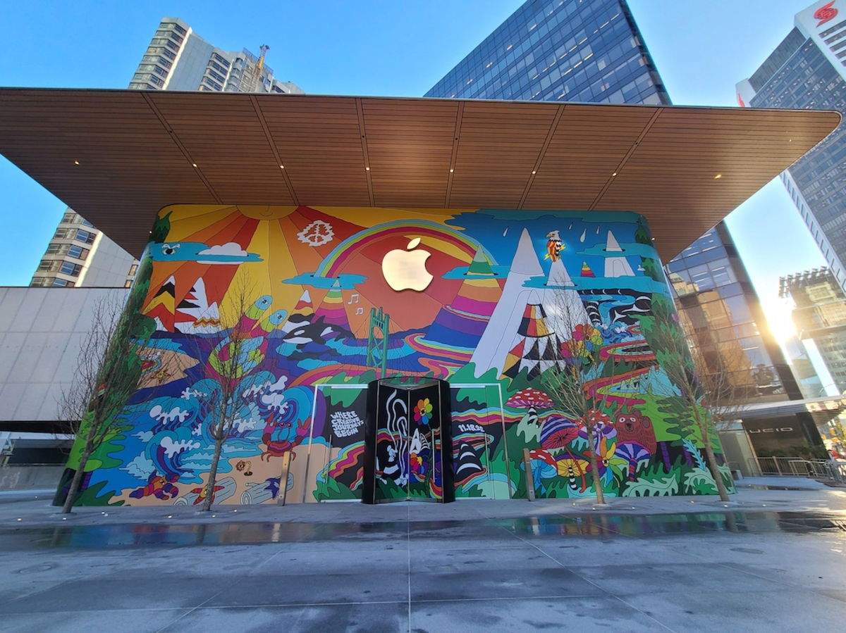 Al más puro estilo de los años 70, así es la nueva y colorida Apple Store de Canadá