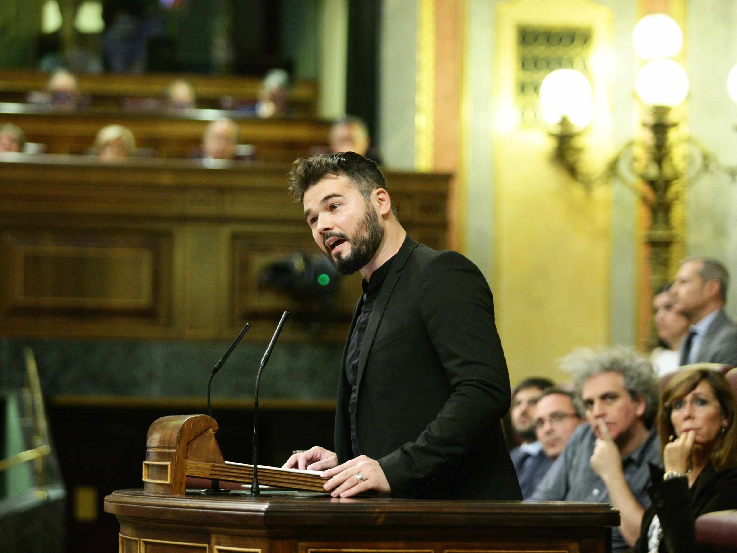 Rufián respon a les crítiques de Madina repassant els discursos del PSOE