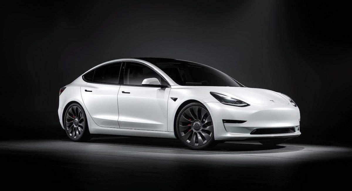 Apple Music arriba oficialment als cotxes de Tesla