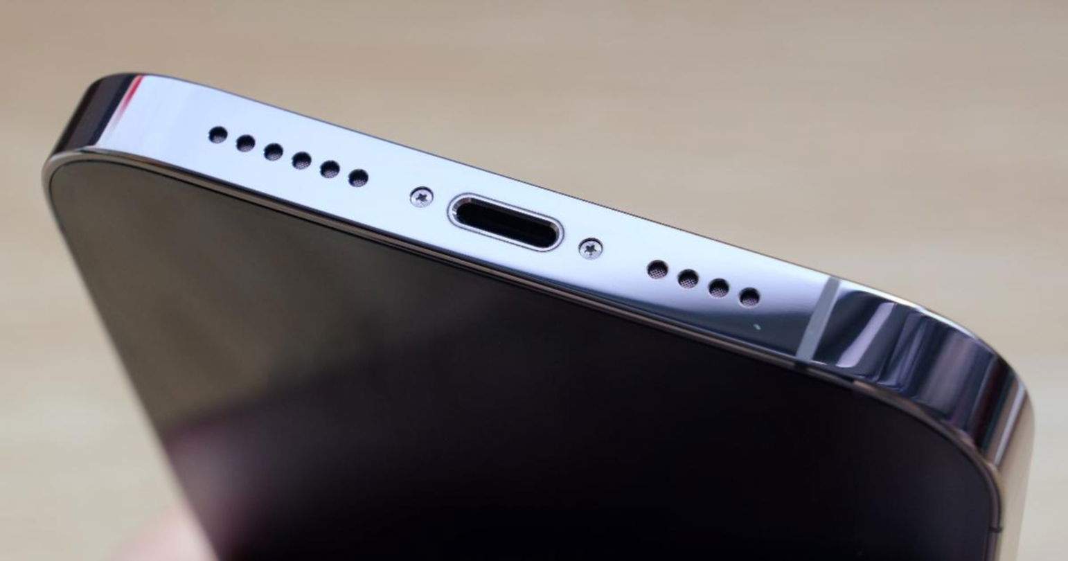 El port USB-C de l'iPhone 15 podria estar capat i limitat per a cables i accessoris d'Apple