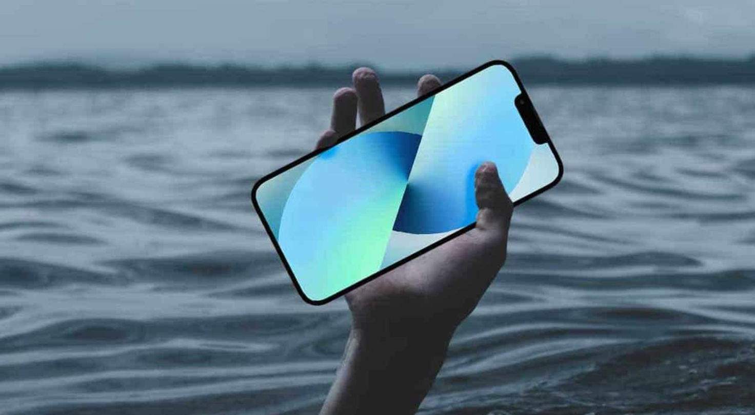 Aquest iPhone 11 va sobreviure en un llac a 7 metres de profunditat durant 1 setmana