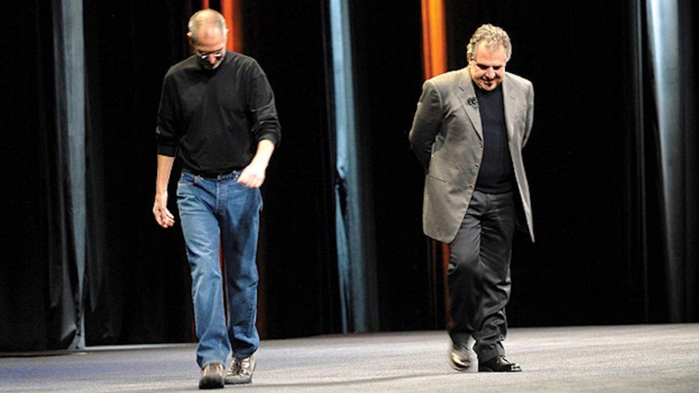 Per què Steve Jobs caminava d'aquella manera tan estranya?