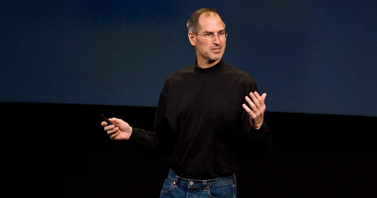 Per què Steve Jobs sempre vestia amb jersei negre de coll alt i pantalons texans?